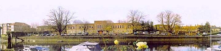 Twickenham Swimming Pool
