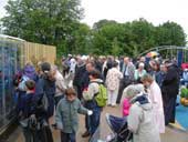 Popular place, despite the weather. Photo by Bill Double. Click to enlarge