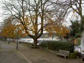 Front & Embankment, 04/12/04. Photo by Yvonne Hewett.