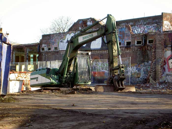 Back of the facade, 13/11/04