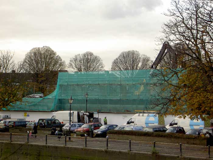 Facade gone. Picture from the Eel Pie Bridge, 19/11/04